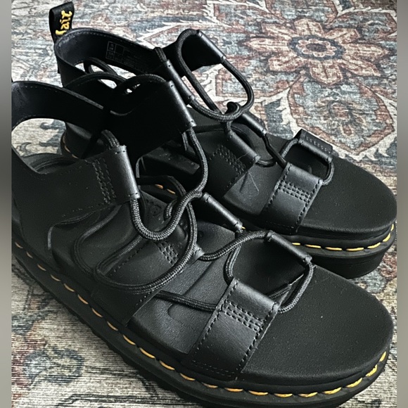 Brand new DR MARTEN sandals - Picture 6 of 7